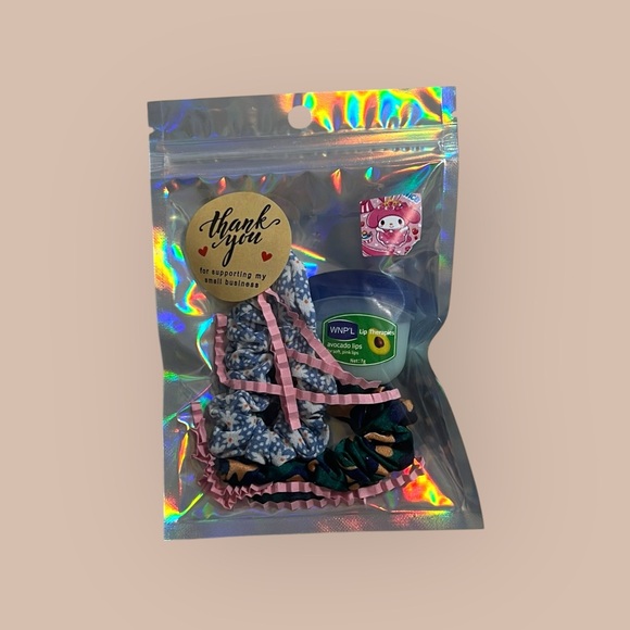 Mini Gift Set 💝 - Picture 2 of 2